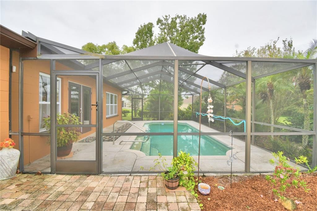 En Venta: $399,000 (3 camas, 2 baños, 1943 Pies cuadrados)