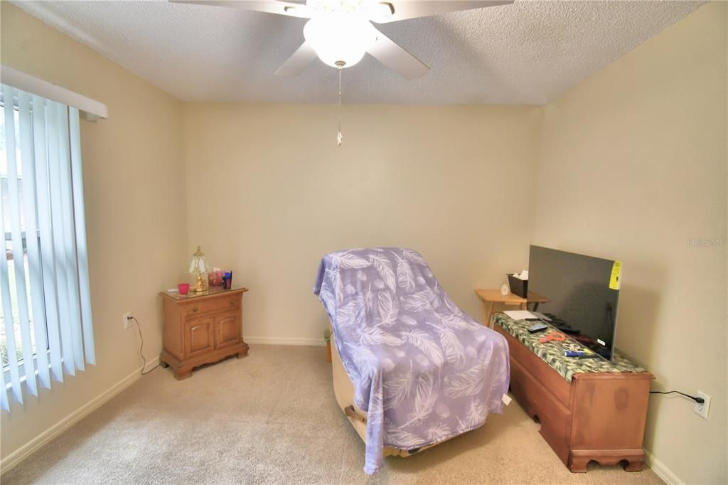 En Venta: $399,000 (3 camas, 2 baños, 1943 Pies cuadrados)