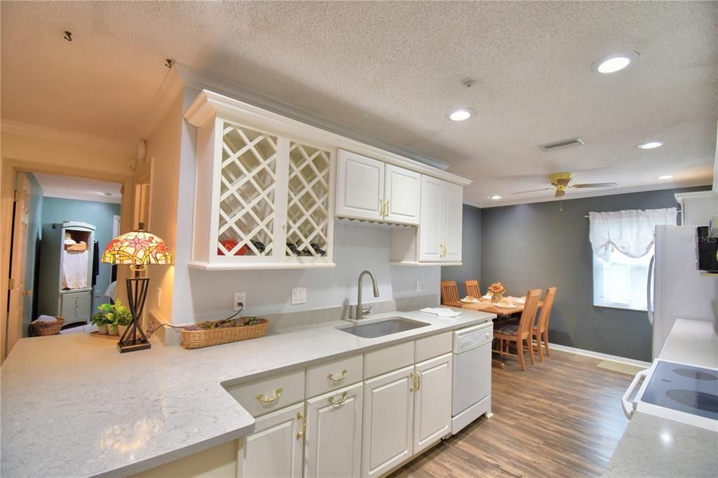 En Venta: $399,000 (3 camas, 2 baños, 1943 Pies cuadrados)