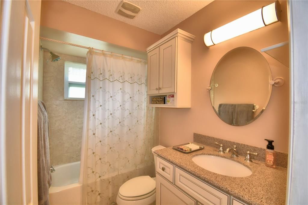 En Venta: $399,000 (3 camas, 2 baños, 1943 Pies cuadrados)