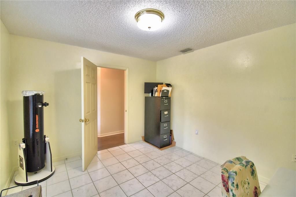 En Venta: $399,000 (3 camas, 2 baños, 1943 Pies cuadrados)