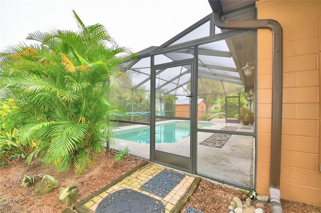 En Venta: $399,000 (3 camas, 2 baños, 1943 Pies cuadrados)