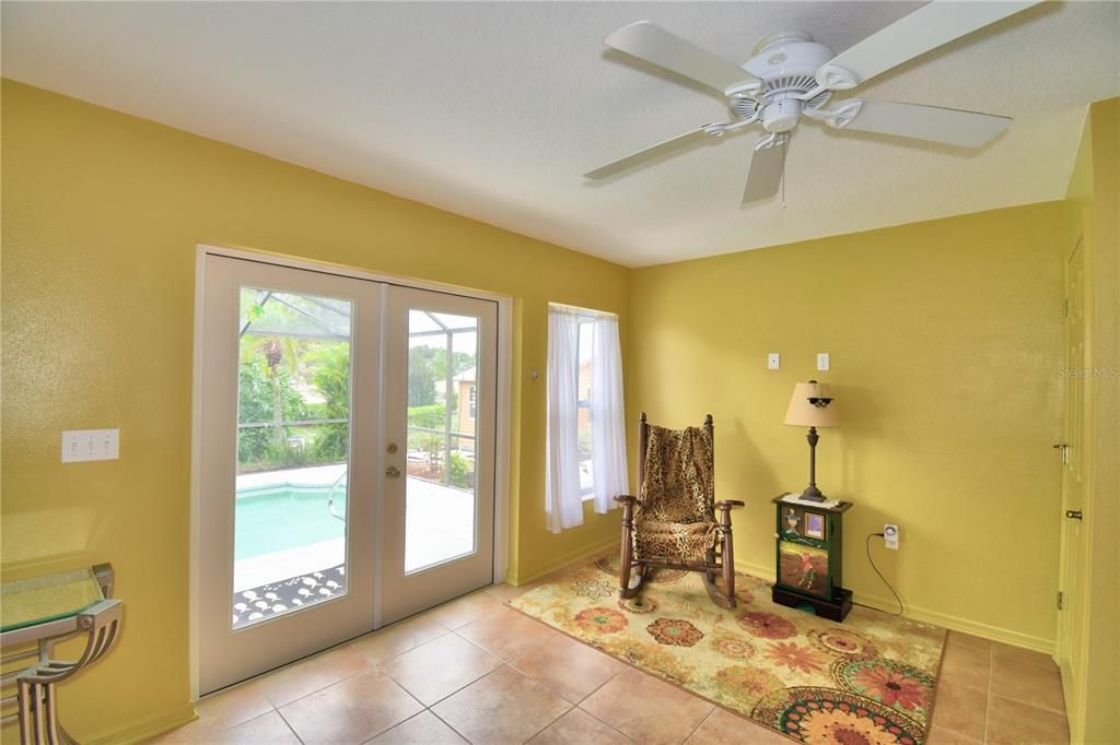 En Venta: $399,000 (3 camas, 2 baños, 1943 Pies cuadrados)