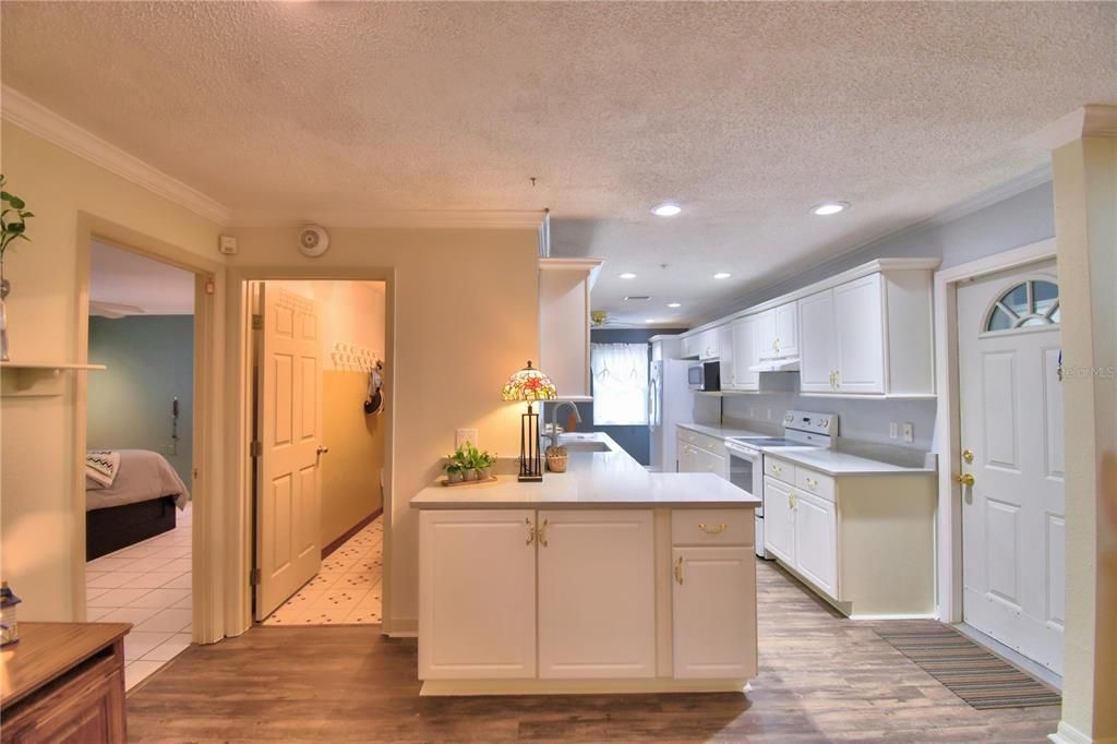 En Venta: $399,000 (3 camas, 2 baños, 1943 Pies cuadrados)