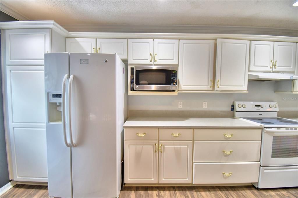 En Venta: $399,000 (3 camas, 2 baños, 1943 Pies cuadrados)