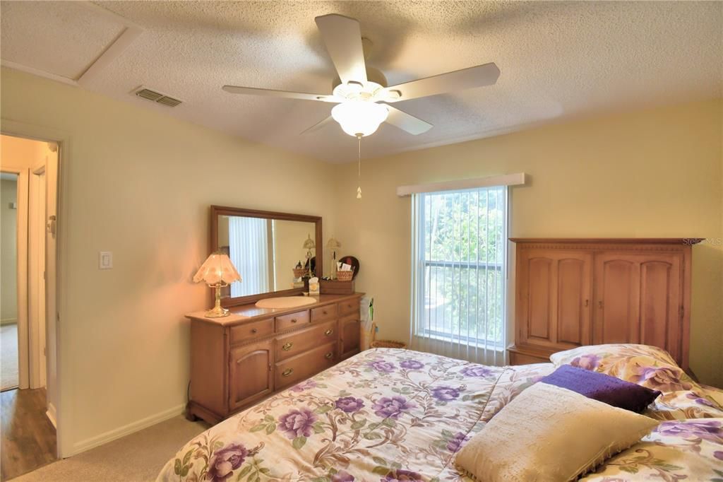 En Venta: $399,000 (3 camas, 2 baños, 1943 Pies cuadrados)