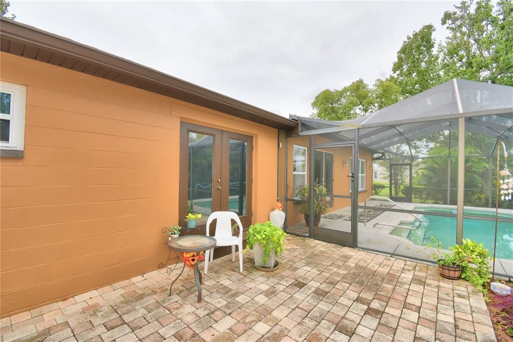 En Venta: $399,000 (3 camas, 2 baños, 1943 Pies cuadrados)