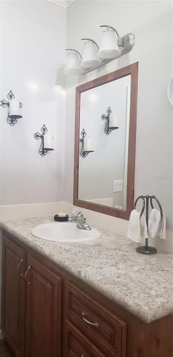 待售: $450,000 (3 贝兹, 2 浴室, 2034 平方英尺)