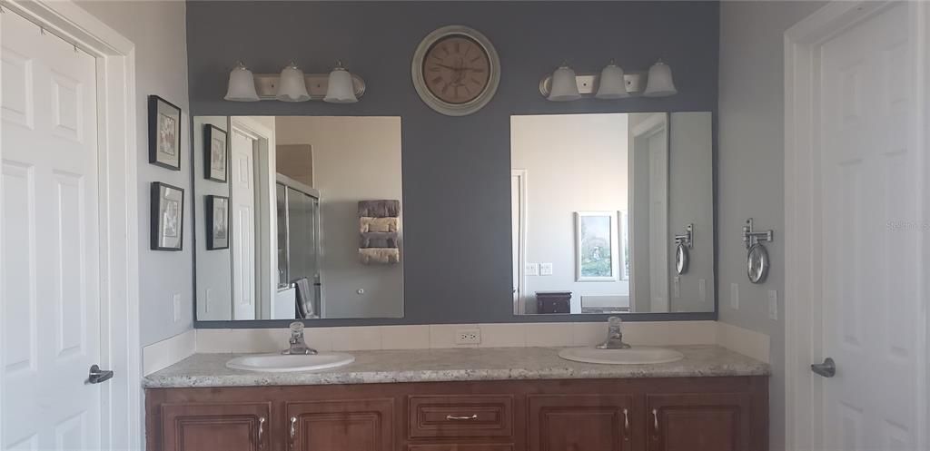 待售: $450,000 (3 贝兹, 2 浴室, 2034 平方英尺)