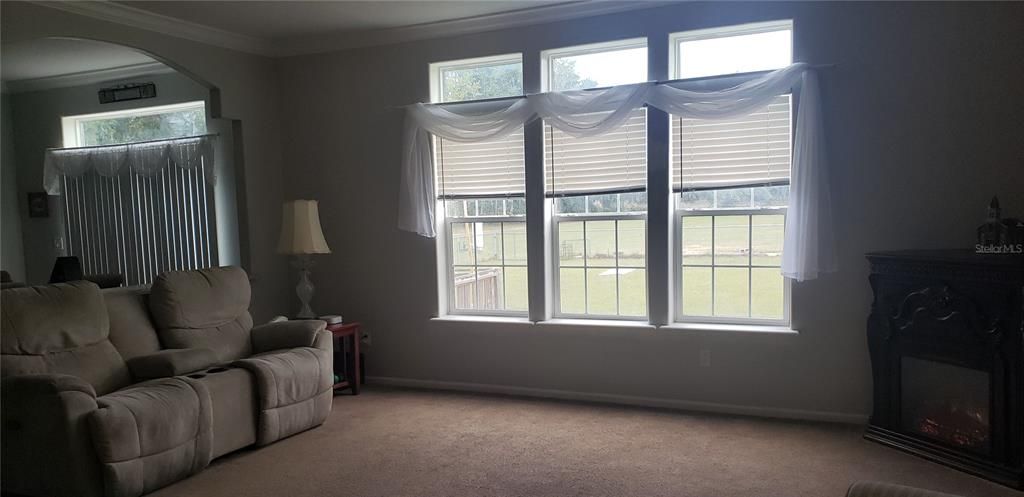 待售: $450,000 (3 贝兹, 2 浴室, 2034 平方英尺)