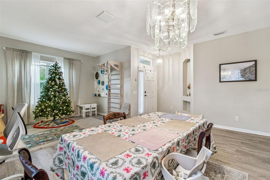 待售: $599,900 (4 贝兹, 3 浴室, 2206 平方英尺)