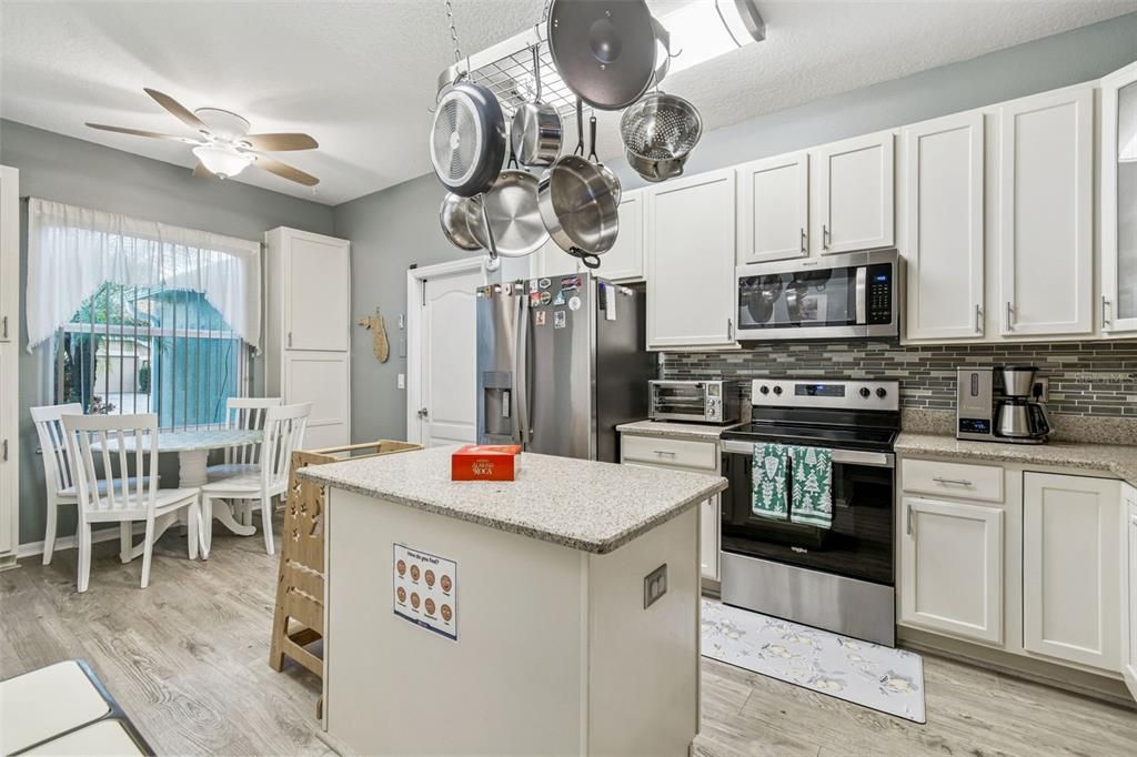 待售: $599,900 (4 贝兹, 3 浴室, 2206 平方英尺)