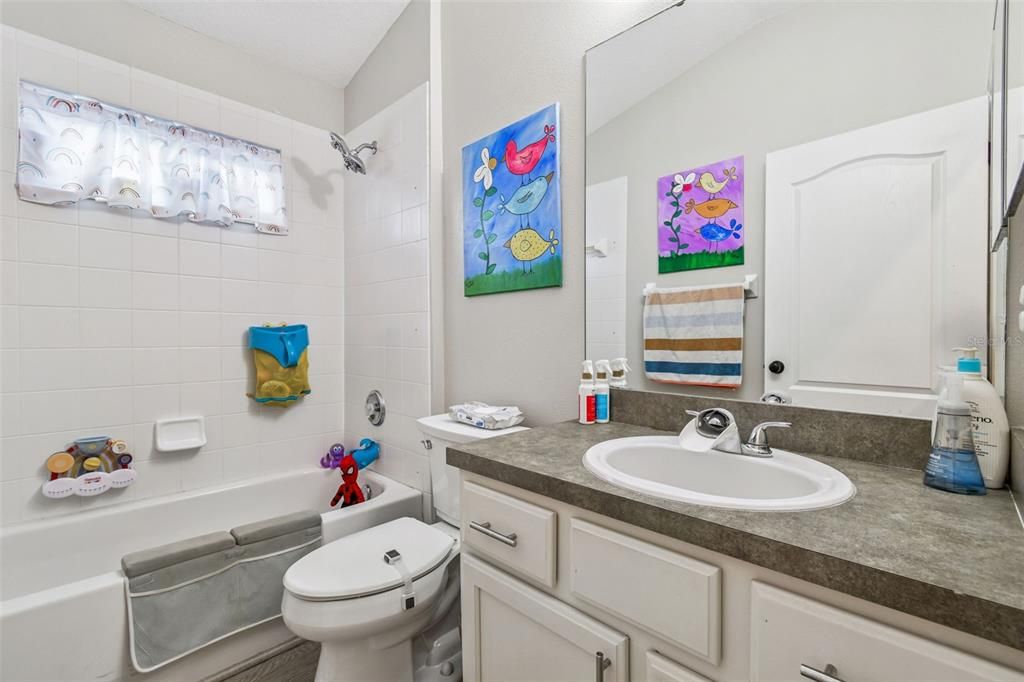 待售: $599,900 (4 贝兹, 3 浴室, 2206 平方英尺)