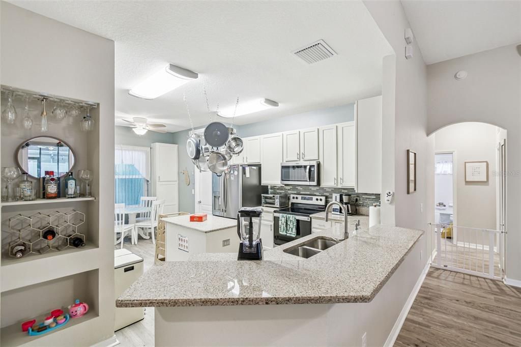 待售: $599,900 (4 贝兹, 3 浴室, 2206 平方英尺)