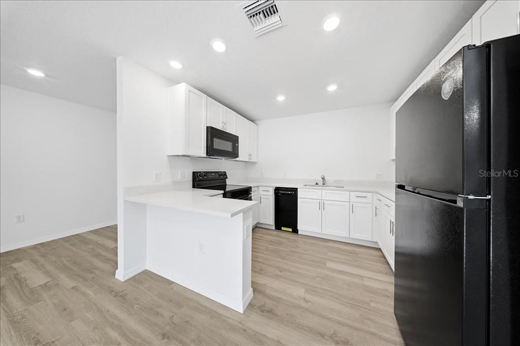 待售: $320,000 (3 贝兹, 2 浴室, 1600 平方英尺)