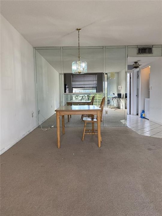 待售: $96,000 (1 贝兹, 1 浴室, 680 平方英尺)