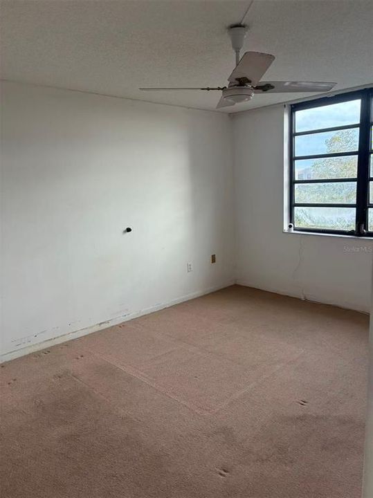 待售: $96,000 (1 贝兹, 1 浴室, 680 平方英尺)