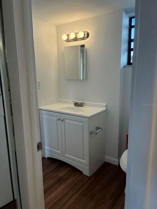 待售: $96,000 (1 贝兹, 1 浴室, 680 平方英尺)