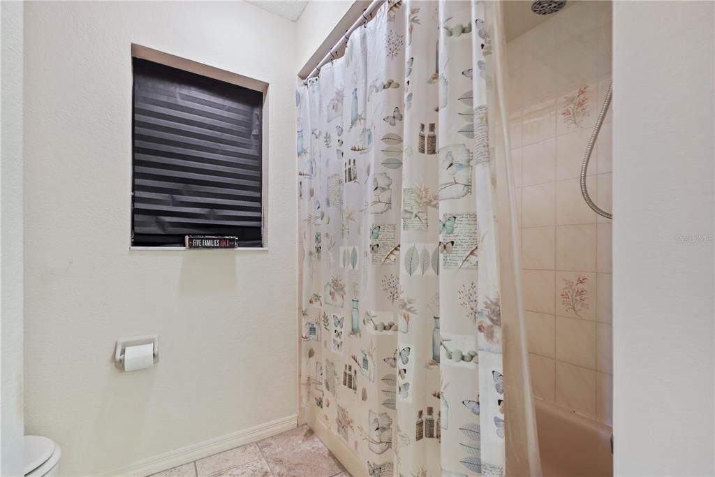 For Sale: $349,000 (3 beds, 2 baths, 1834 Square Feet)