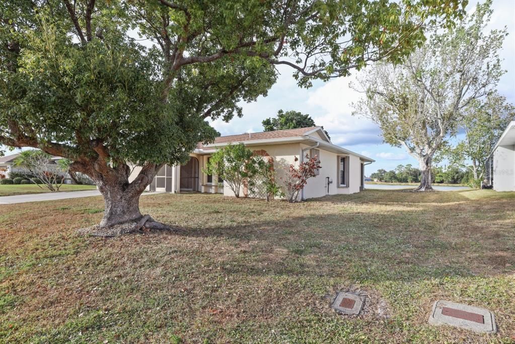 For Sale: $349,000 (3 beds, 2 baths, 1834 Square Feet)