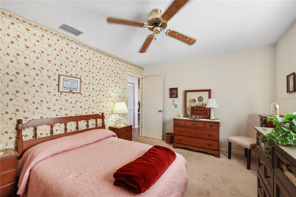 For Sale: $349,000 (3 beds, 2 baths, 1834 Square Feet)