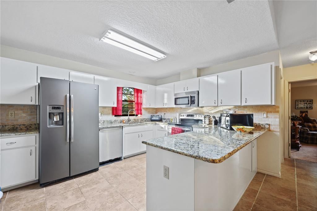 For Sale: $349,000 (3 beds, 2 baths, 1834 Square Feet)