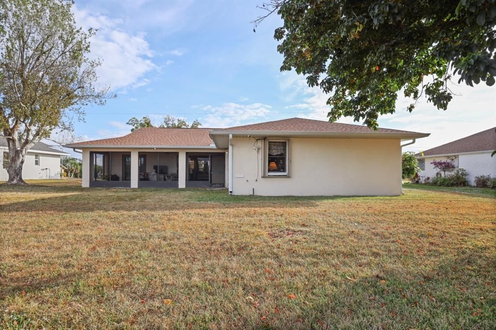 For Sale: $349,000 (3 beds, 2 baths, 1834 Square Feet)