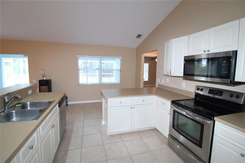 En Venta: $309,999 (3 camas, 2 baños, 1630 Pies cuadrados)