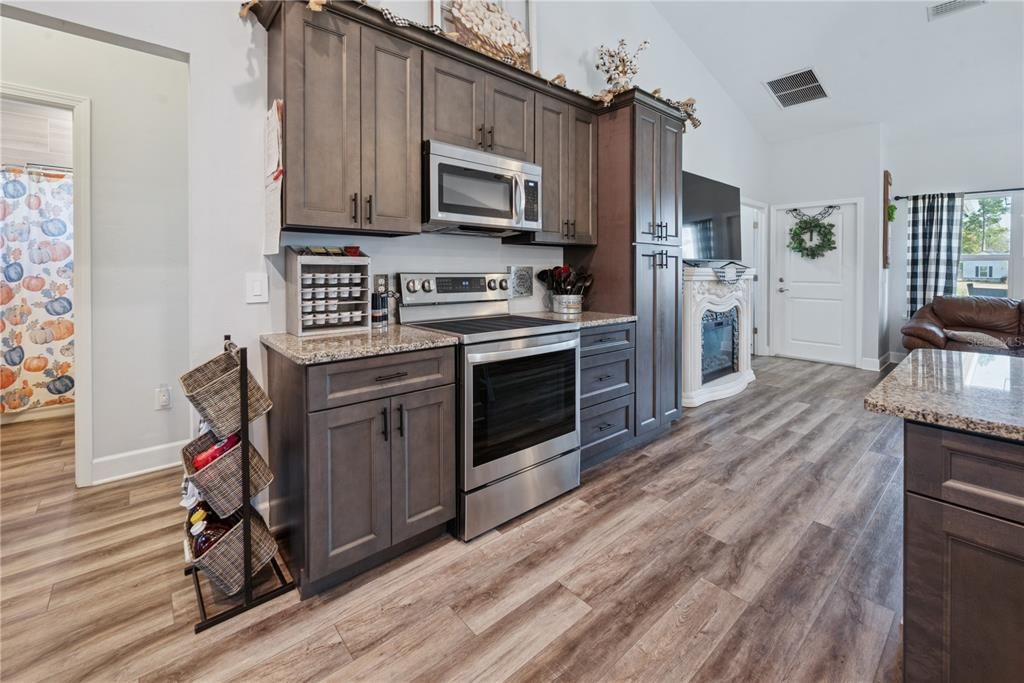 待售: $415,000 (3 贝兹, 2 浴室, 1616 平方英尺)