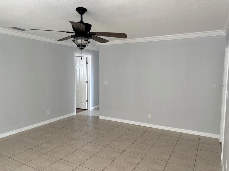 For Sale: $299,000 (3 beds, 2 baths, 1176 Square Feet)