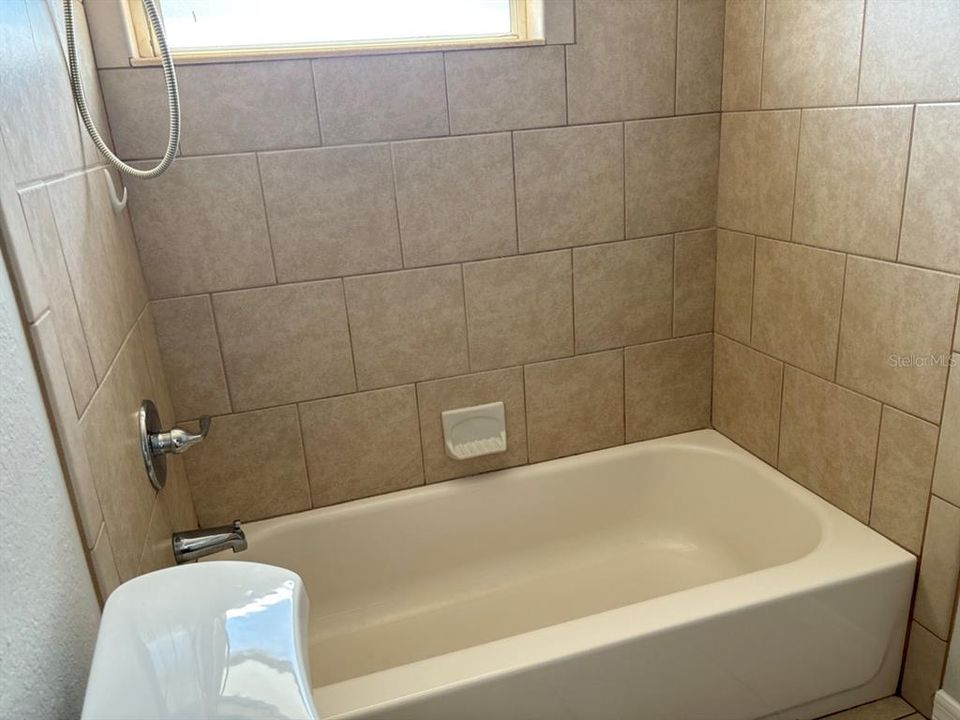 For Sale: $299,000 (3 beds, 2 baths, 1176 Square Feet)