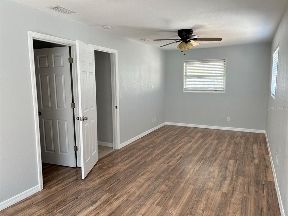 For Sale: $299,000 (3 beds, 2 baths, 1176 Square Feet)