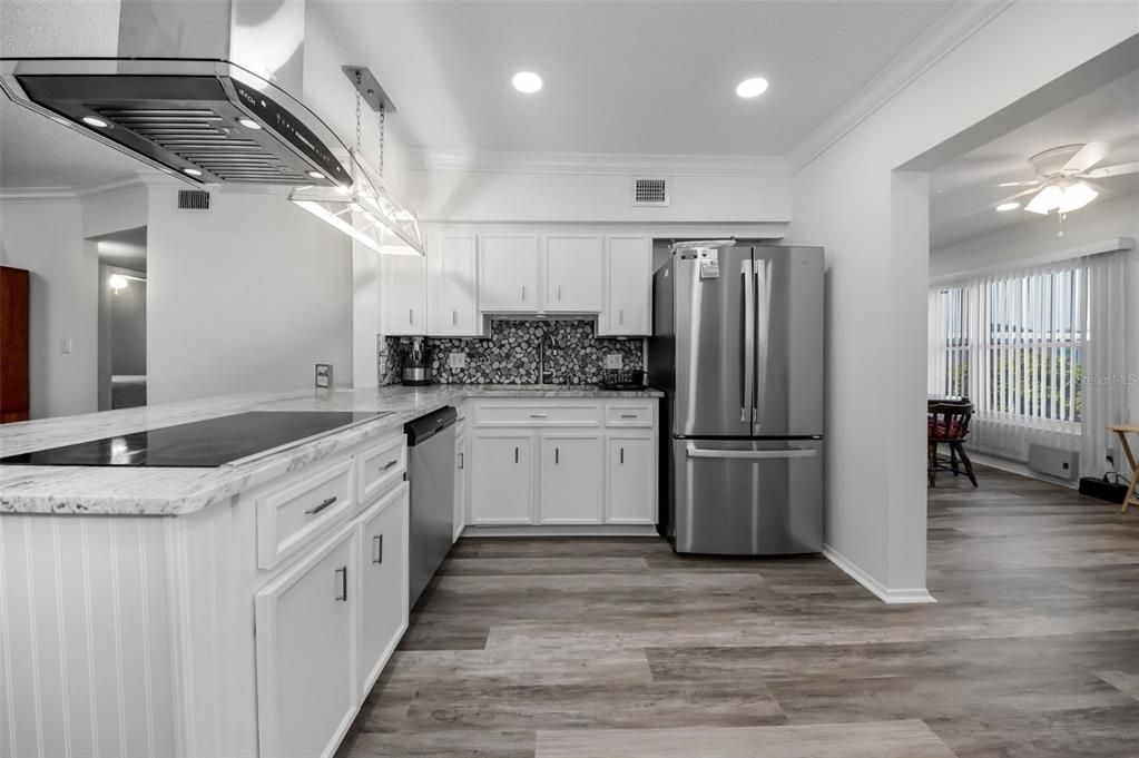 待售: $220,000 (2 贝兹, 2 浴室, 1400 平方英尺)