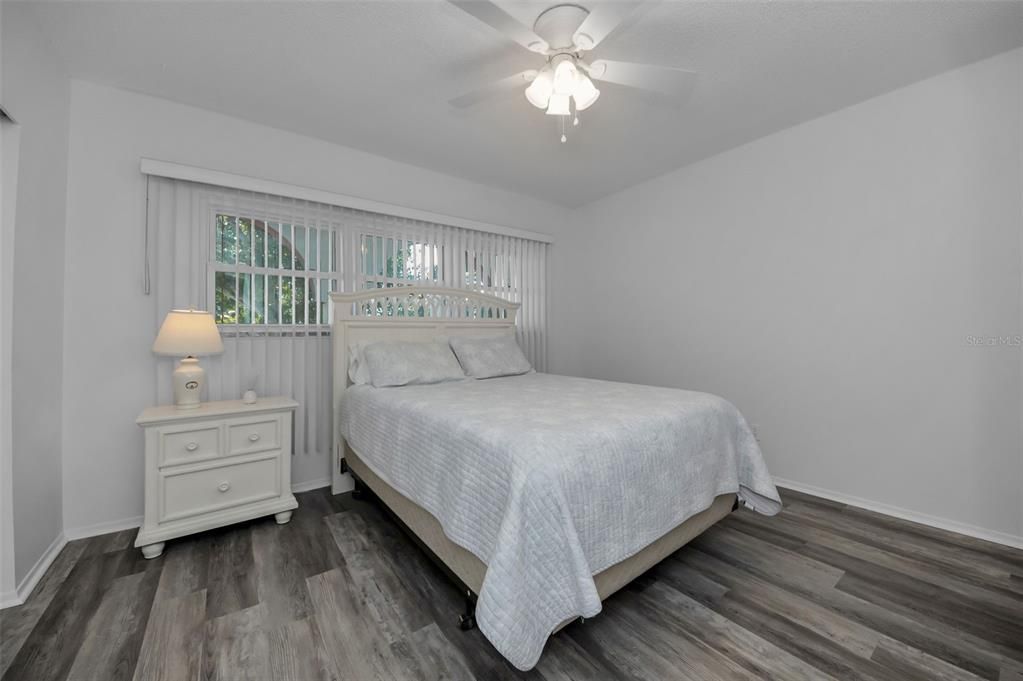 待售: $220,000 (2 贝兹, 2 浴室, 1400 平方英尺)