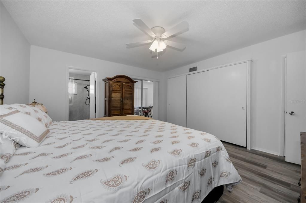 待售: $220,000 (2 贝兹, 2 浴室, 1400 平方英尺)