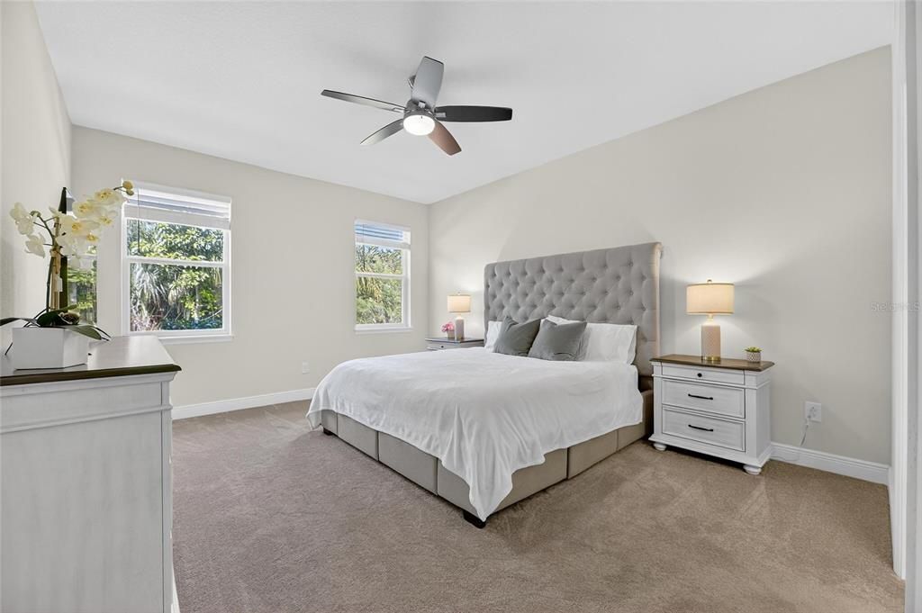 На продажу: $370,000 (4 спален, 2 ванн, 2043 Квадратных фут)