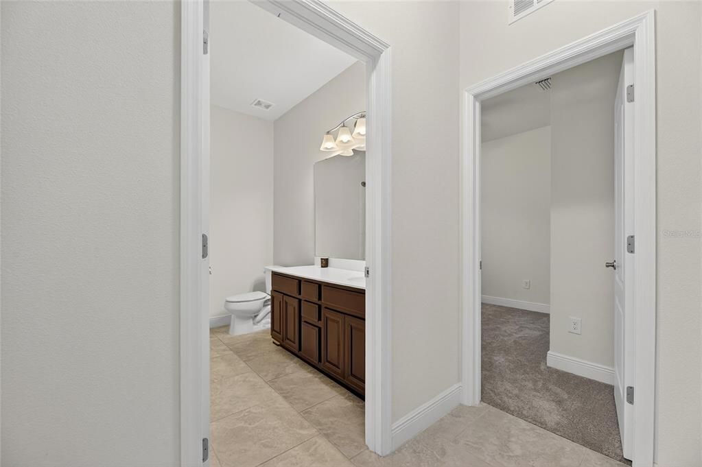 На продажу: $370,000 (4 спален, 2 ванн, 2043 Квадратных фут)