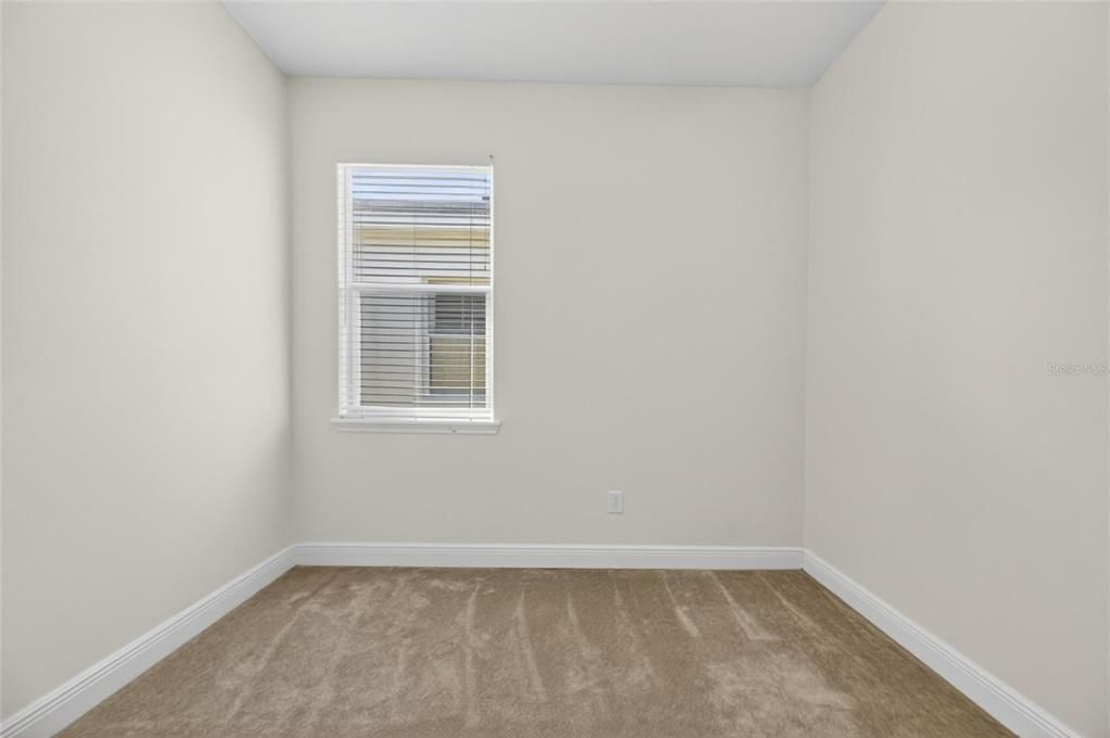 На продажу: $370,000 (4 спален, 2 ванн, 2043 Квадратных фут)