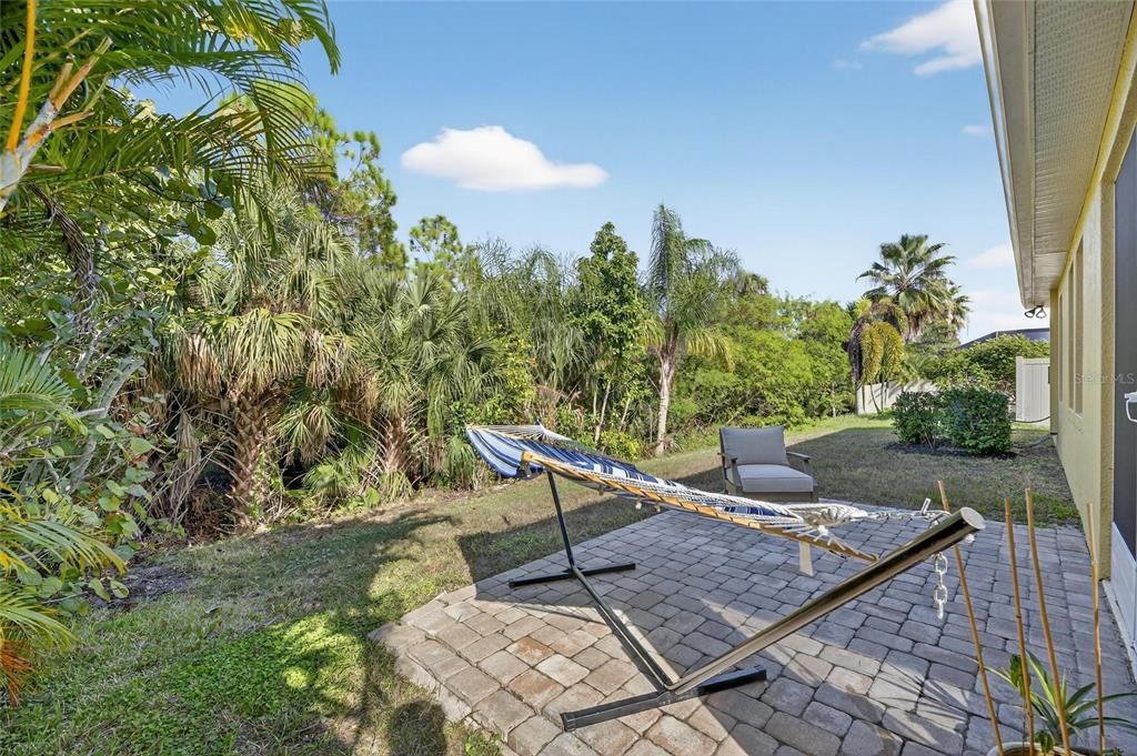 На продажу: $370,000 (4 спален, 2 ванн, 2043 Квадратных фут)