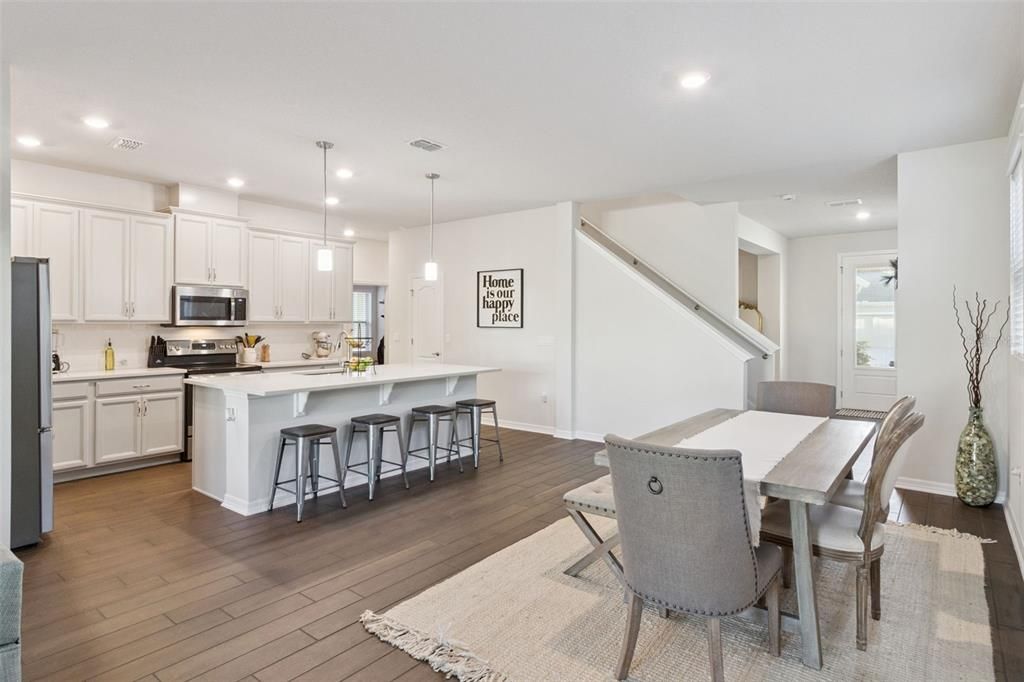 For Sale: $550,000 (4 beds, 3 baths, 2721 Square Feet)