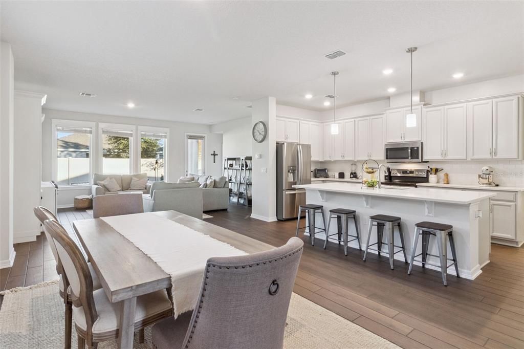 For Sale: $550,000 (4 beds, 3 baths, 2721 Square Feet)