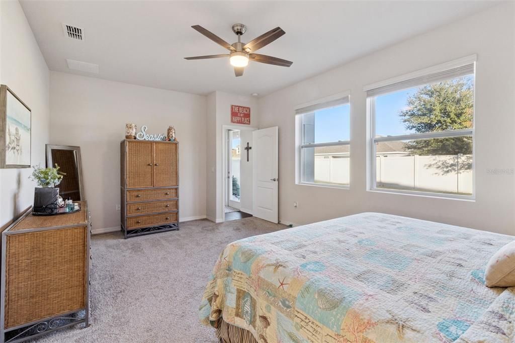 For Sale: $550,000 (4 beds, 3 baths, 2721 Square Feet)