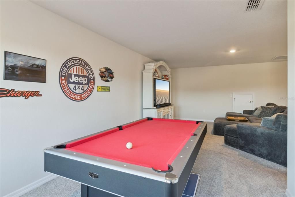 For Sale: $550,000 (4 beds, 3 baths, 2721 Square Feet)