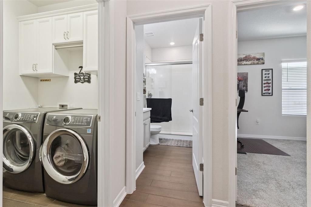 For Sale: $550,000 (4 beds, 3 baths, 2721 Square Feet)