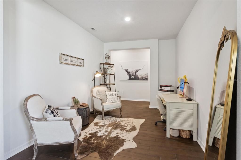 For Sale: $550,000 (4 beds, 3 baths, 2721 Square Feet)