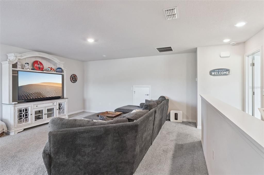 For Sale: $550,000 (4 beds, 3 baths, 2721 Square Feet)