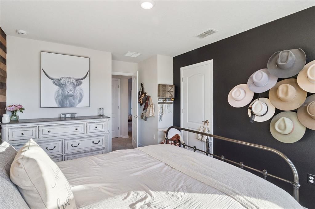 For Sale: $550,000 (4 beds, 3 baths, 2721 Square Feet)