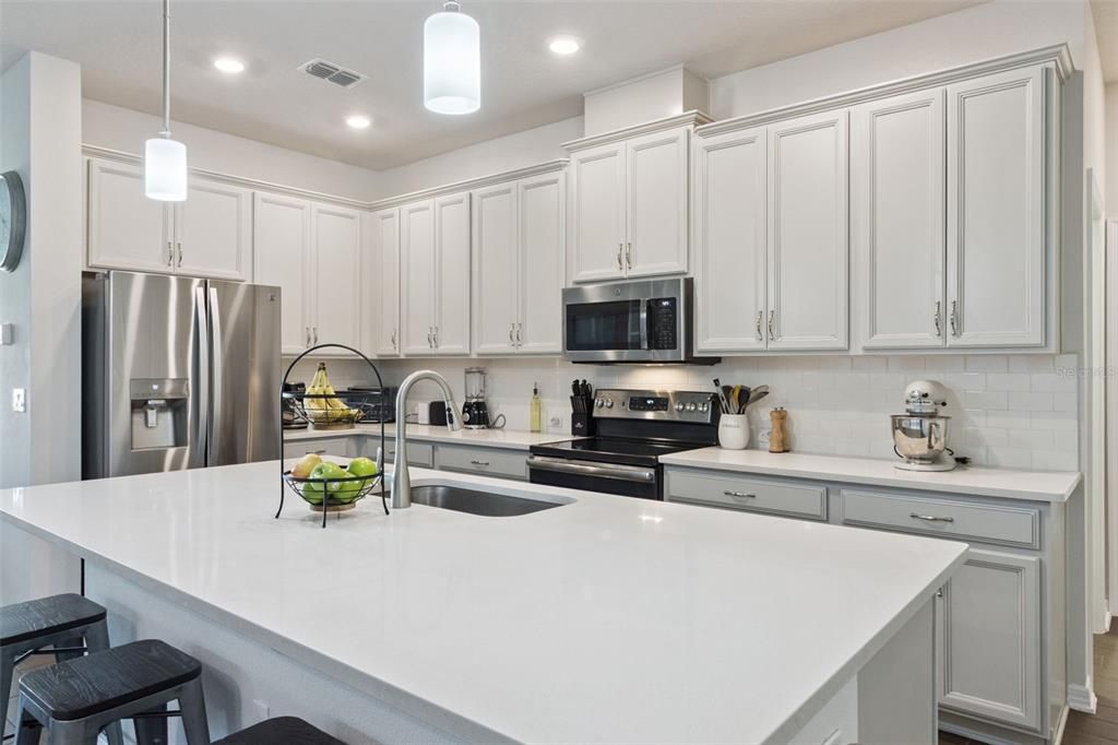 For Sale: $550,000 (4 beds, 3 baths, 2721 Square Feet)