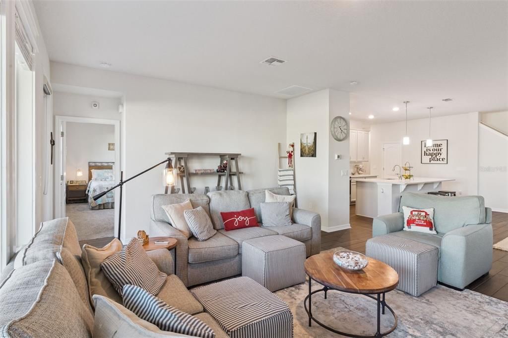 For Sale: $550,000 (4 beds, 3 baths, 2721 Square Feet)