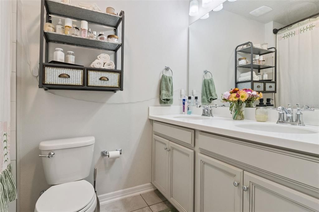 For Sale: $550,000 (4 beds, 3 baths, 2721 Square Feet)